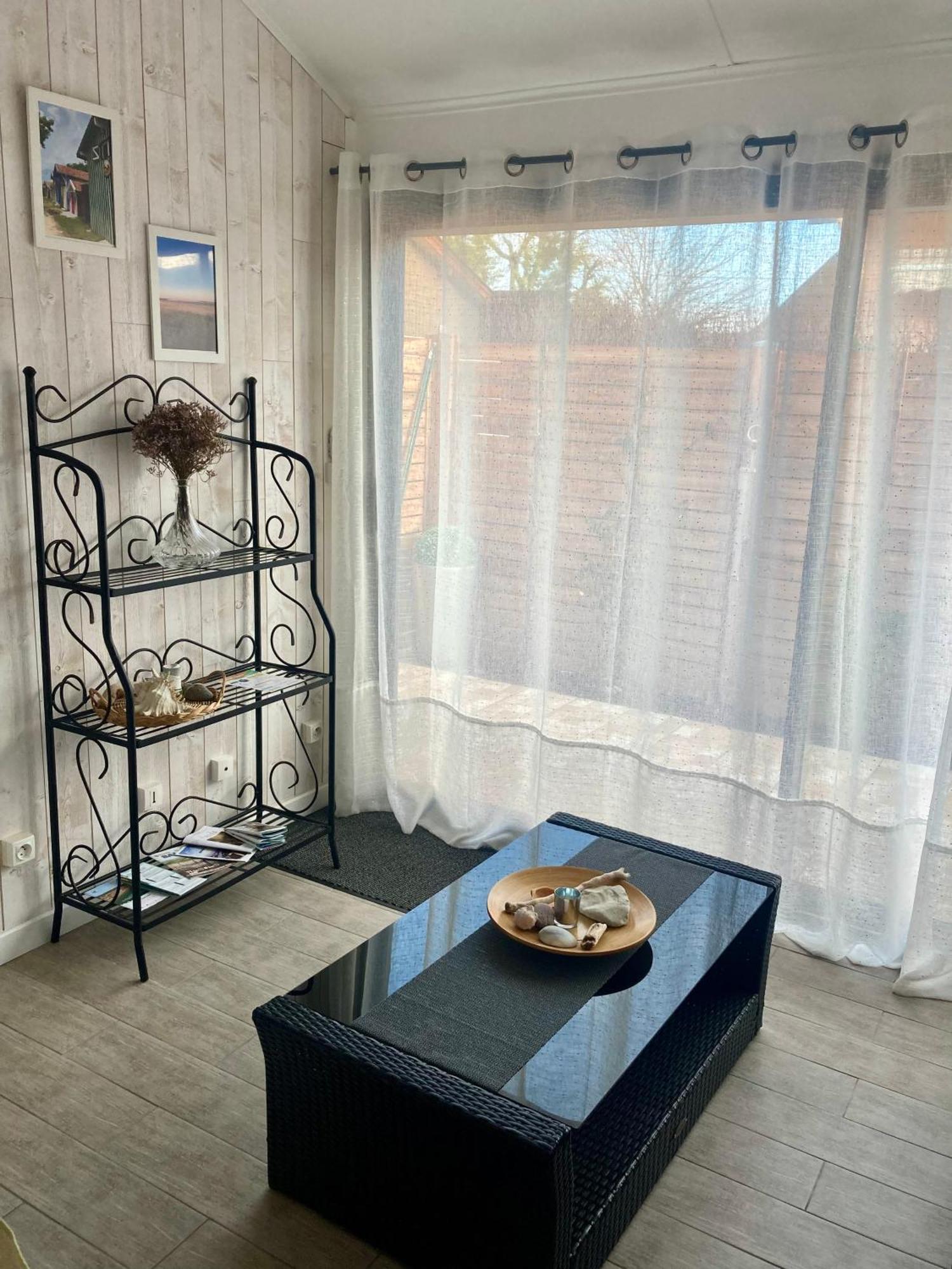 Appartement Duplex Lumineux Idealement Situe อาเรส ภายนอก รูปภาพ